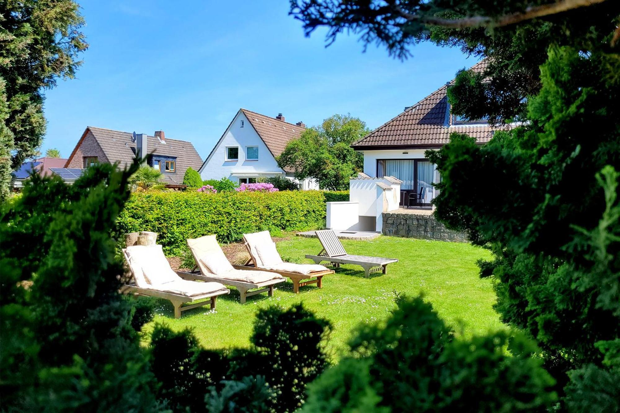 Hochwertige Ferienwohnung Mit Sonnenterrasse & Gartenblick, Nur Wenige Gehminuten Zum Strand Scharbeutz Eksteriør bilde